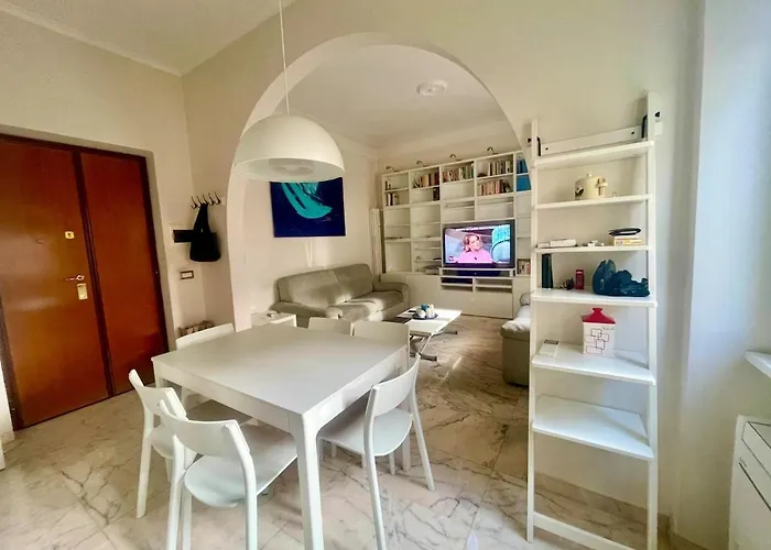 Miss Giulia Prime Location Flat In